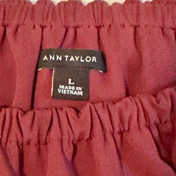 Ann Taylor off the shoulders top. - Picture 2 of 4
